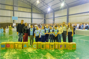 EMEF Santo Antônio realiza sua 1ª Mostra Científica com projetos que valorizam a pesquisa e a criatividade