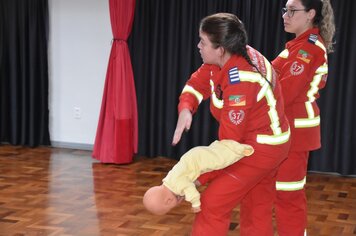 Servidores da Educação recebem treinamento em primeiros socorros dos Bombeiros Imicol
