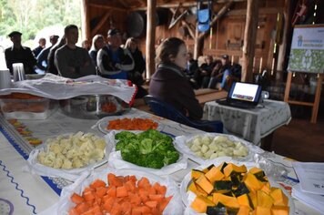 Merenda escolar foi tema de tarde de campo em Imigrante