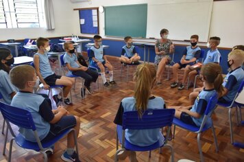 Escolas municipais voltam com 430 alunos