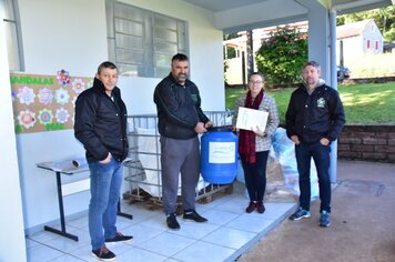 Imigrante realiza parceria na coleta de óleo de cozinha