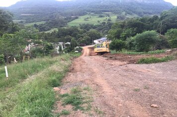 Iniciada pavimentação asfáltica da Rua Darci Galvagni