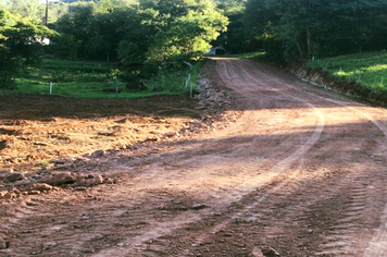 Obras trabalham em várias frentes