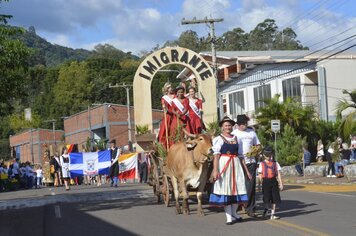 Desfile temático homenageou o povo imigrantense