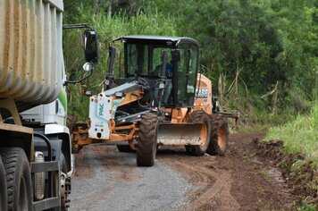 Melhorias estão sendo efetuadas em Linha Herval e Ernesto Alves