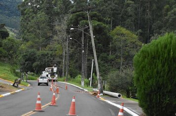 Manutenção na rede elétrica é efetuada em Imigrante