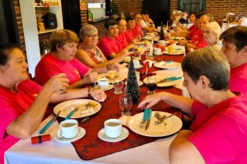 Oficina Terapêutica para Mulheres realiza confraternização de final de ano