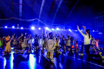 Grupo Deslizart apresenta espetáculo “Volta ao Mundo” no show de encerramento anual