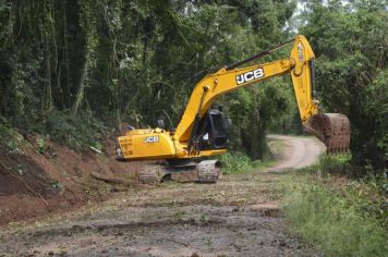 Obras realiza alargamento de estradas da Linha Imhoff