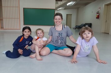 Administração Municipal oferece aulas de dança à comunidade