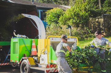 Município realiza teste com máquina de triturar lixo verde