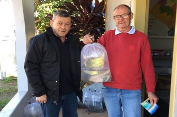 Agricultura e Emater realizam entrega de alevinos