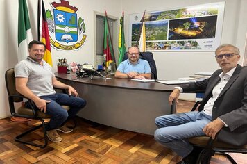 Secretário Estadual de Desenvolvimento Urbano e Metropolitano visita Imigrante