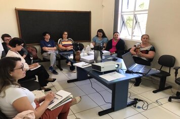 Equipe passa por capacitação em saúde
