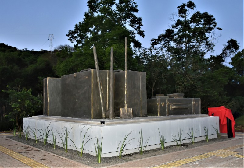 Monumento aos Imigrantes foi inaugurado no município