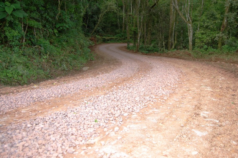 Secretaria de obras realizou manutenção de estradas e pontes