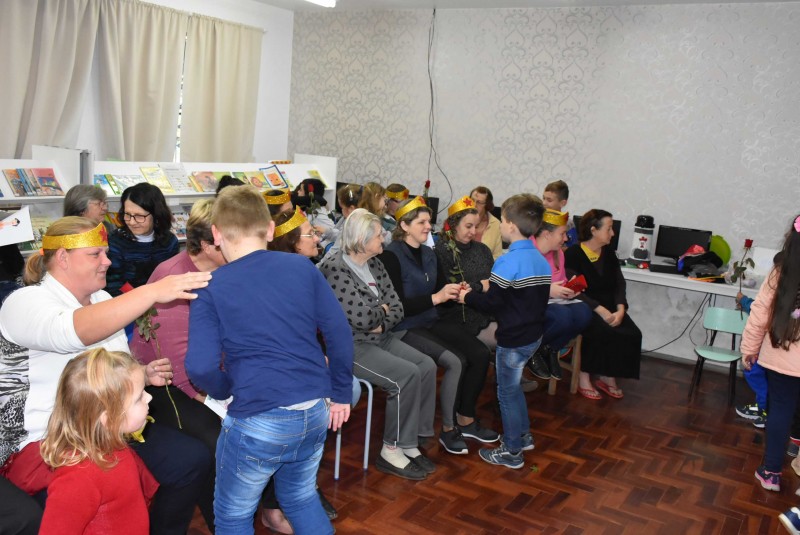 Escolas promoveram atividades em homenagens às mães